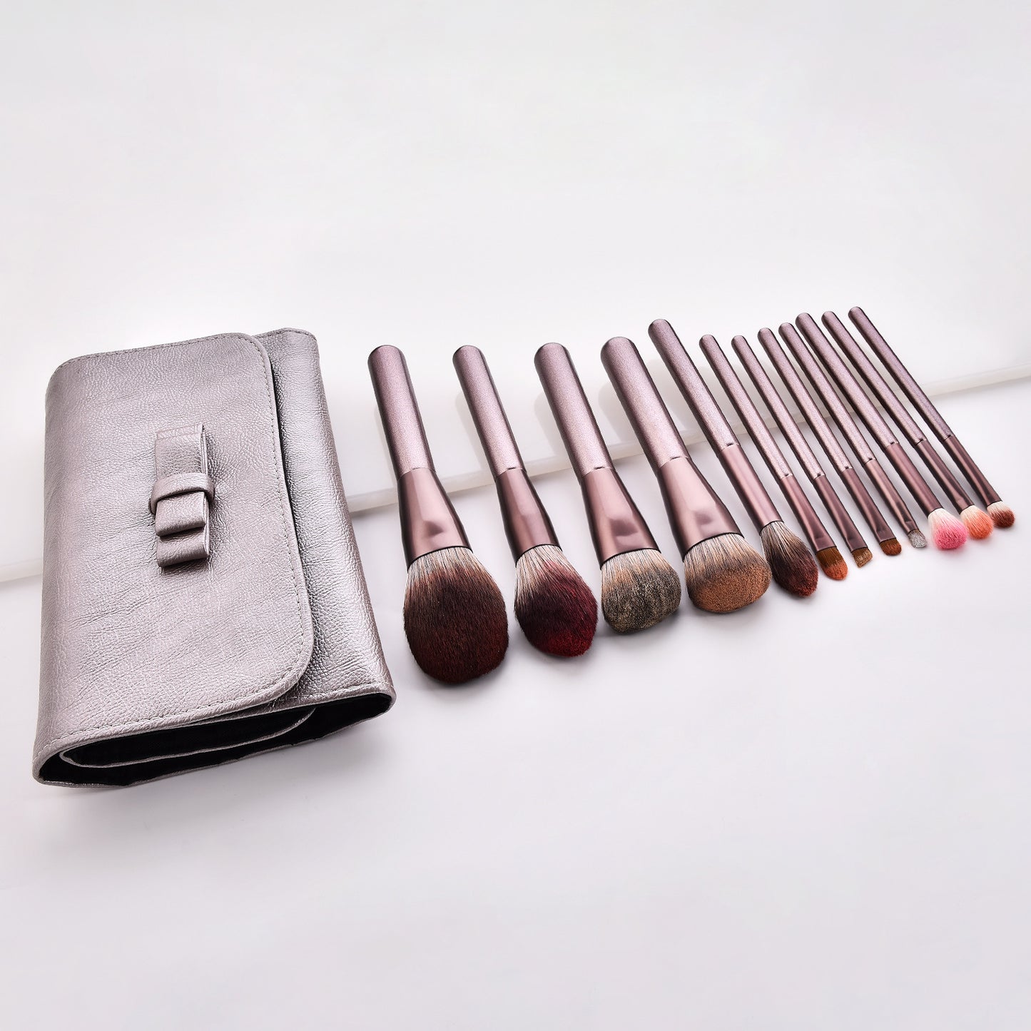 Sweet & Sleek: 12 makeup brushes in a compact set