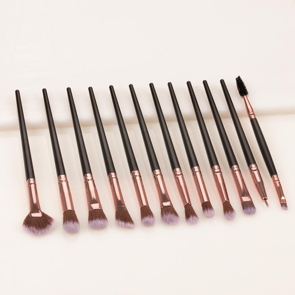 Precision Perfection: Set of high quality makeup brushes for precise and flawless application