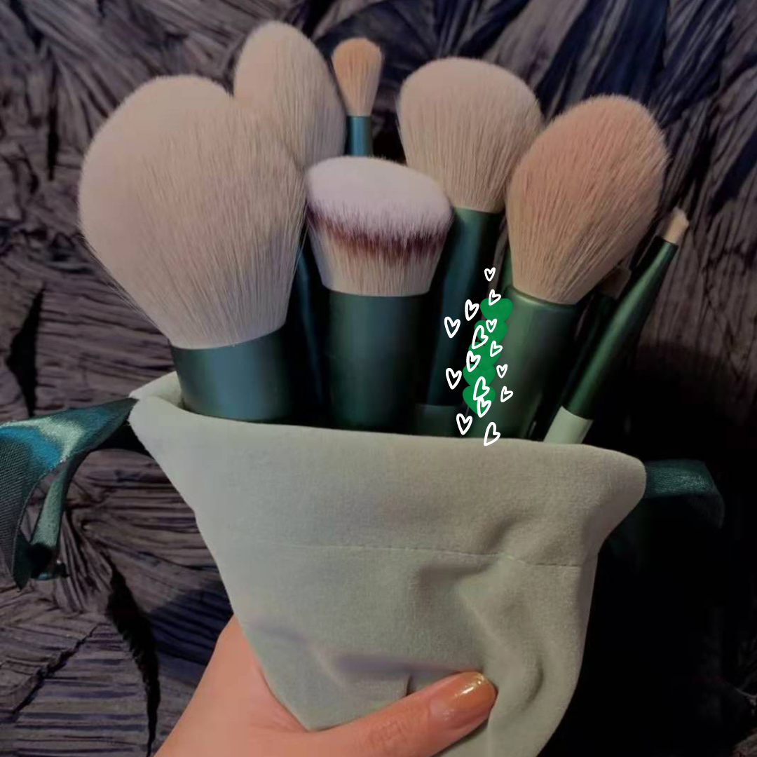 Quick & Chic: 13 makeup brushes for every need, quick-drying and super soft